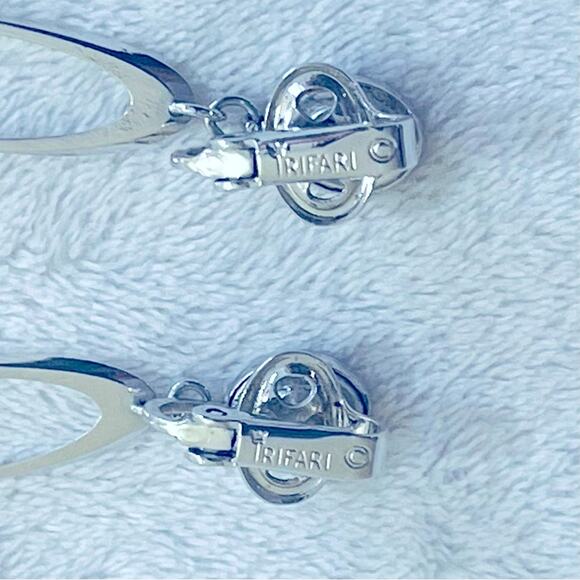 Vtg TRIFARI Dangle Drop Clip-on Earrings Silver Tone Modern - Picture 5 of 5
